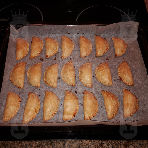 Пирожки с тунцом (empanadillas de atún