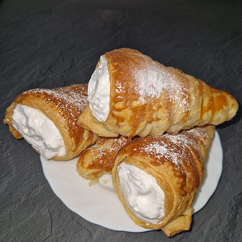 Трубочки с белковым кремом