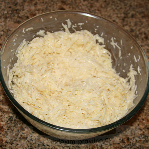 Картофельная запеканка с сыром и чесноком
