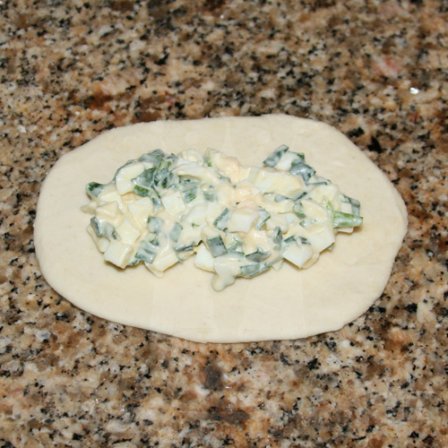 Жареные пирожки на кефире с яйцом и зелёным луком