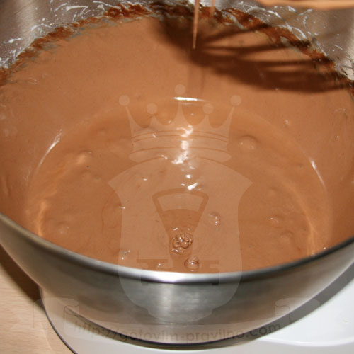 Шоколадный кекс с вишней